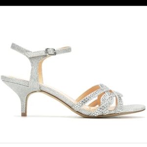 Badgley Mischka silver glitter special occasion heels 8